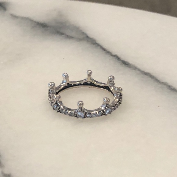 Pandora Enchanted crown ring - Picture 4 of 6